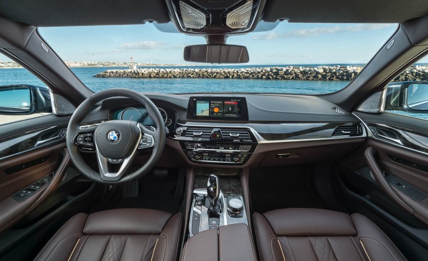 Name:  2017-BMW-5-Series-First-Drive-176-876x535.jpg
Views: 37767
Size:  92.3 KB