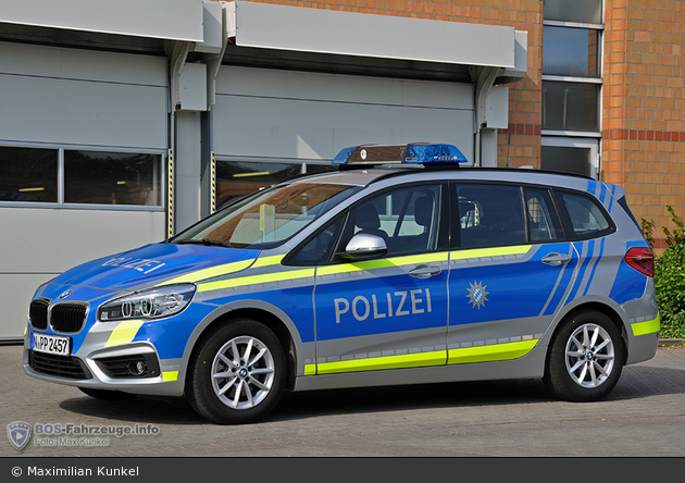 Name:  polizei  399140-large.jpg
Views: 8819
Size:  366.3 KB