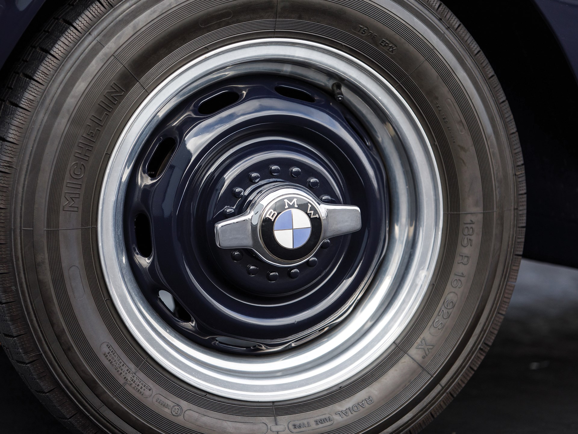 Name:  1958 BMW 507 Roadster S2 70157 RM Arizona 2019-06.jpg
Views: 3616
Size:  556.2 KB