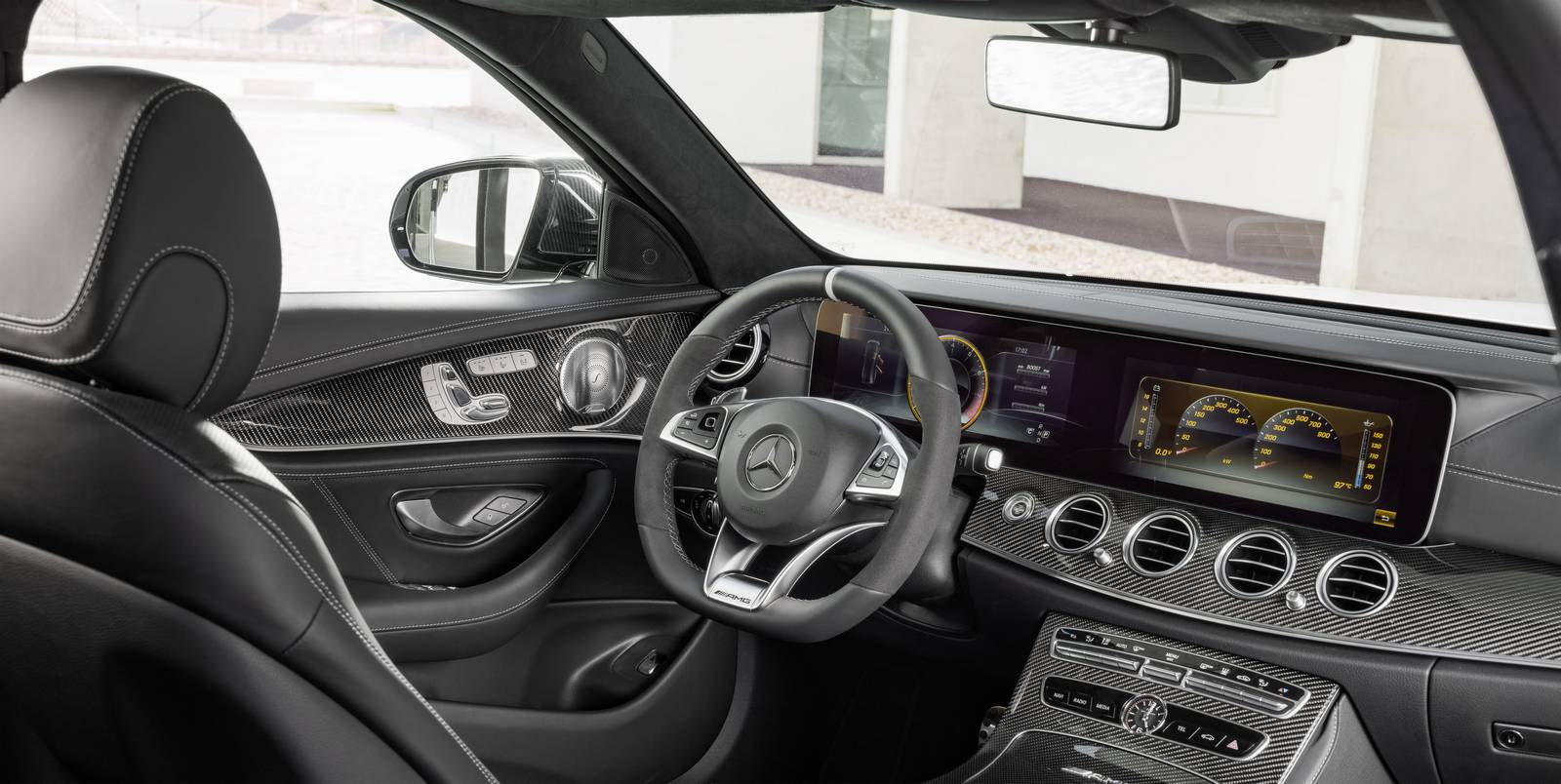 Name:  Mercedes-AMG-E63-S-Estate-18.jpg
Views: 1601
Size:  150.2 KB