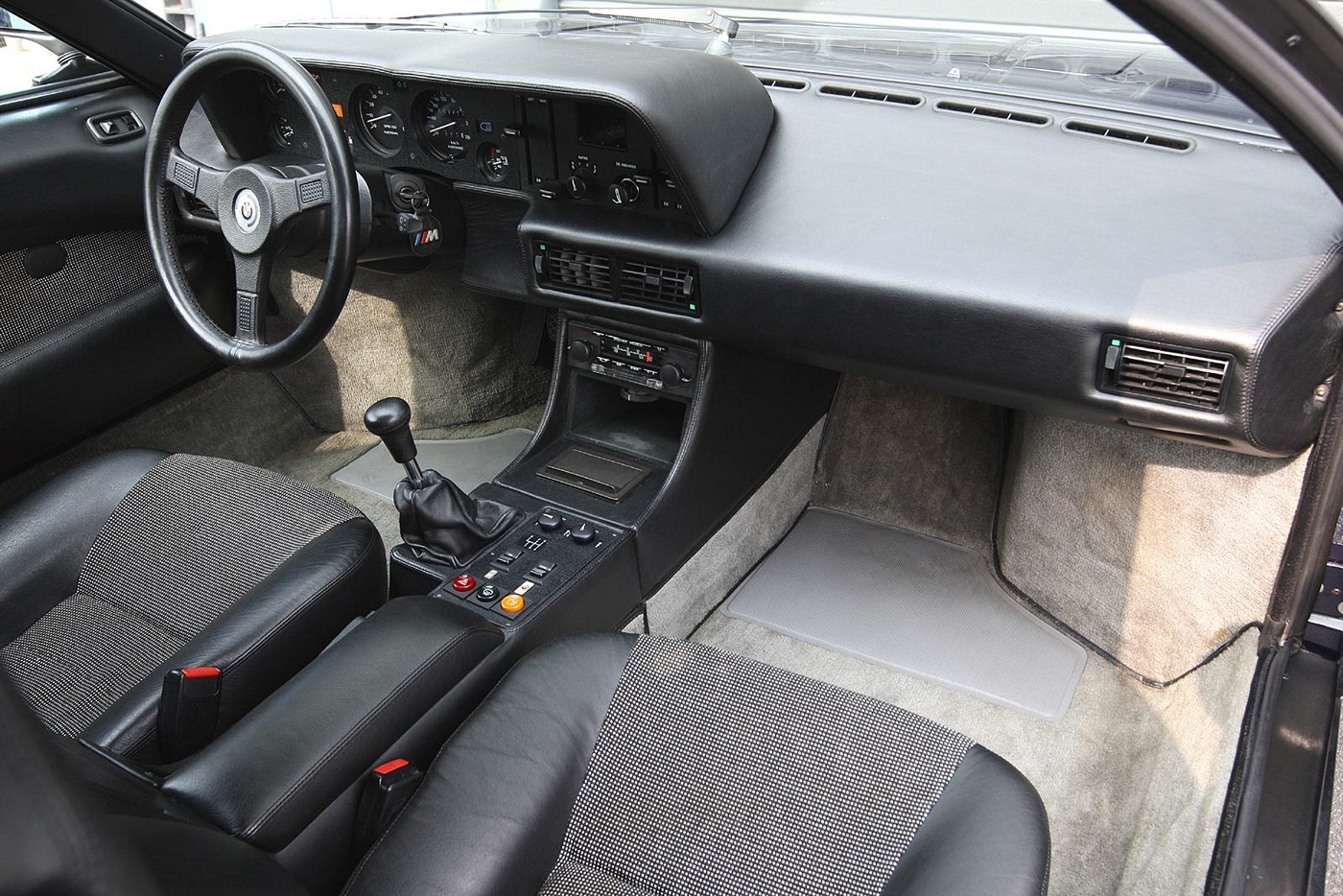 Name:  1978-1981 BMW M1 [34].jpg
Views: 12642
Size:  387.9 KB