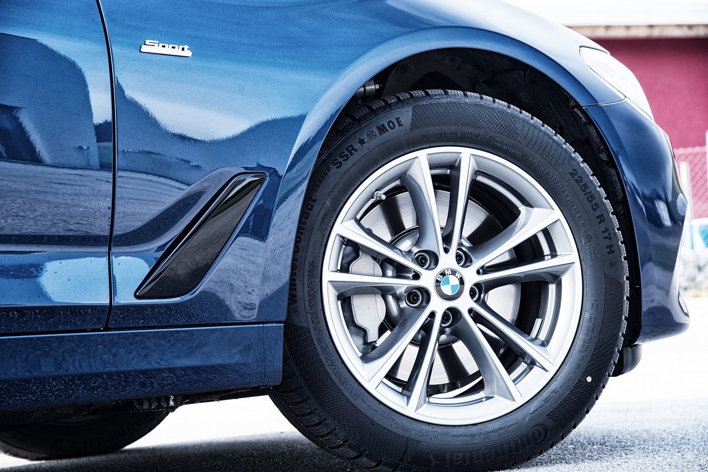 Name:  2017-BMW-530d-xDrive-wheel.jpg
Views: 1183
Size:  413.2 KB
