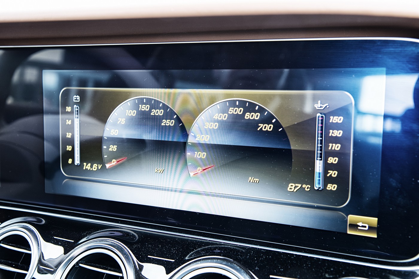 Name:  2017-Mercedes-Benz-E350d-odometer-display.jpg
Views: 1061
Size:  285.5 KB