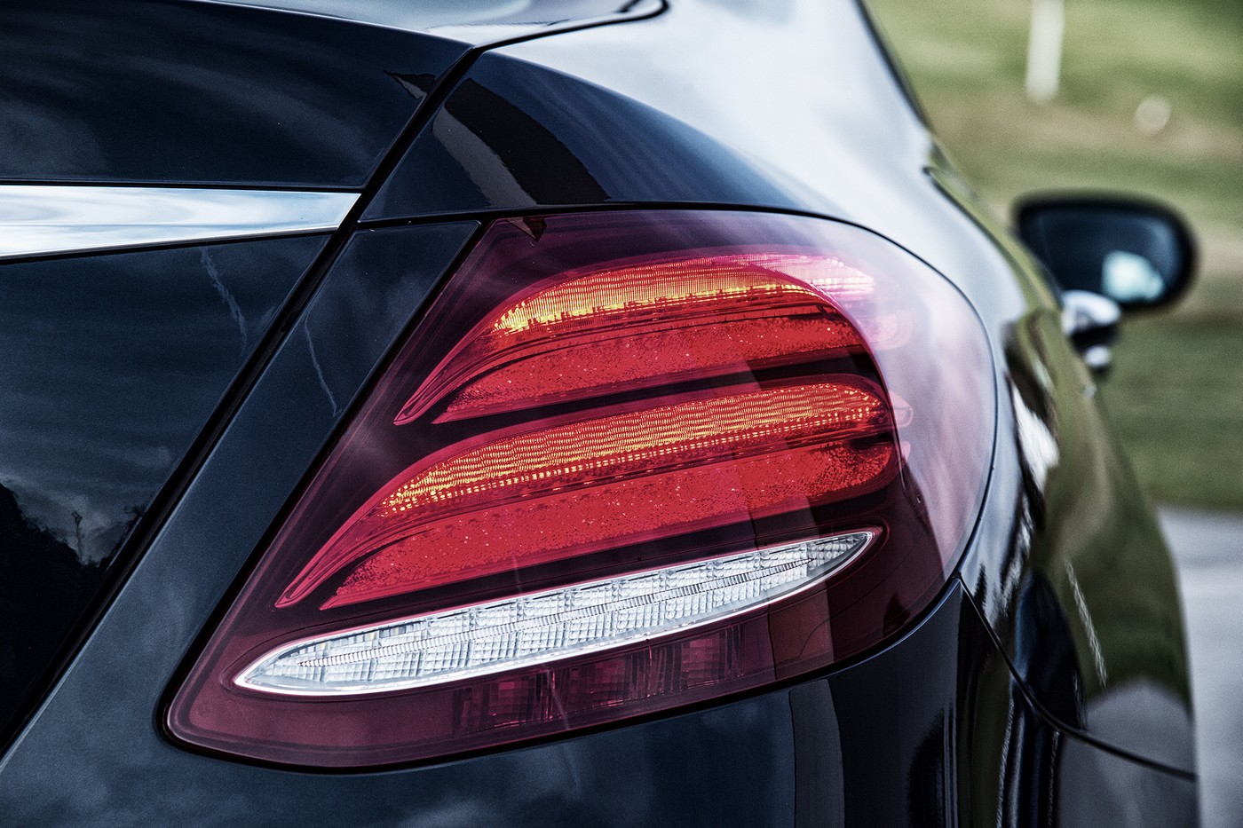 Name:  2017-Mercedes-Benz-E350d-tail-lamp.jpg
Views: 1124
Size:  332.6 KB