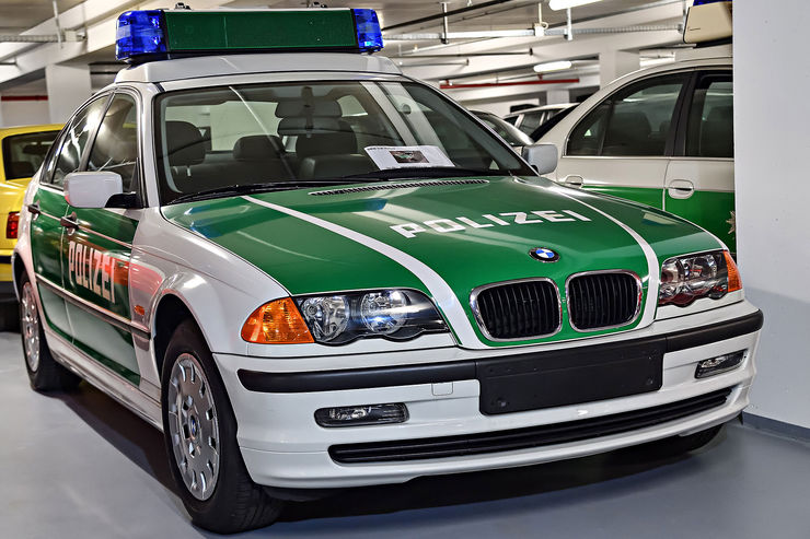 Name:  BMW-318i-E46-Polizei-fotoshowBig-cd7b12f9-1003532.jpg
Views: 15474
Size:  89.5 KB