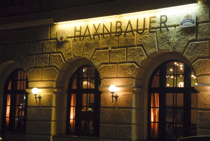 Name:  Haxnbauer im Scholastikahaus .jpg
Views: 12007
Size:  412.3 KB