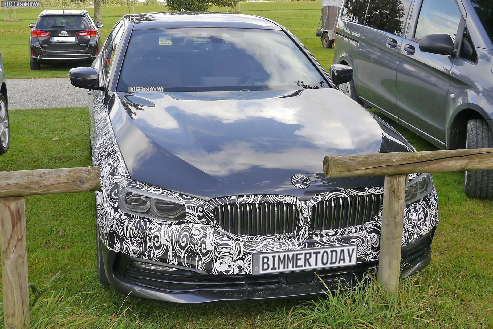 Name:  2017-BMW-5er-G30-Erlkoenig-FEP-02.jpg
Views: 18495
Size:  543.5 KB