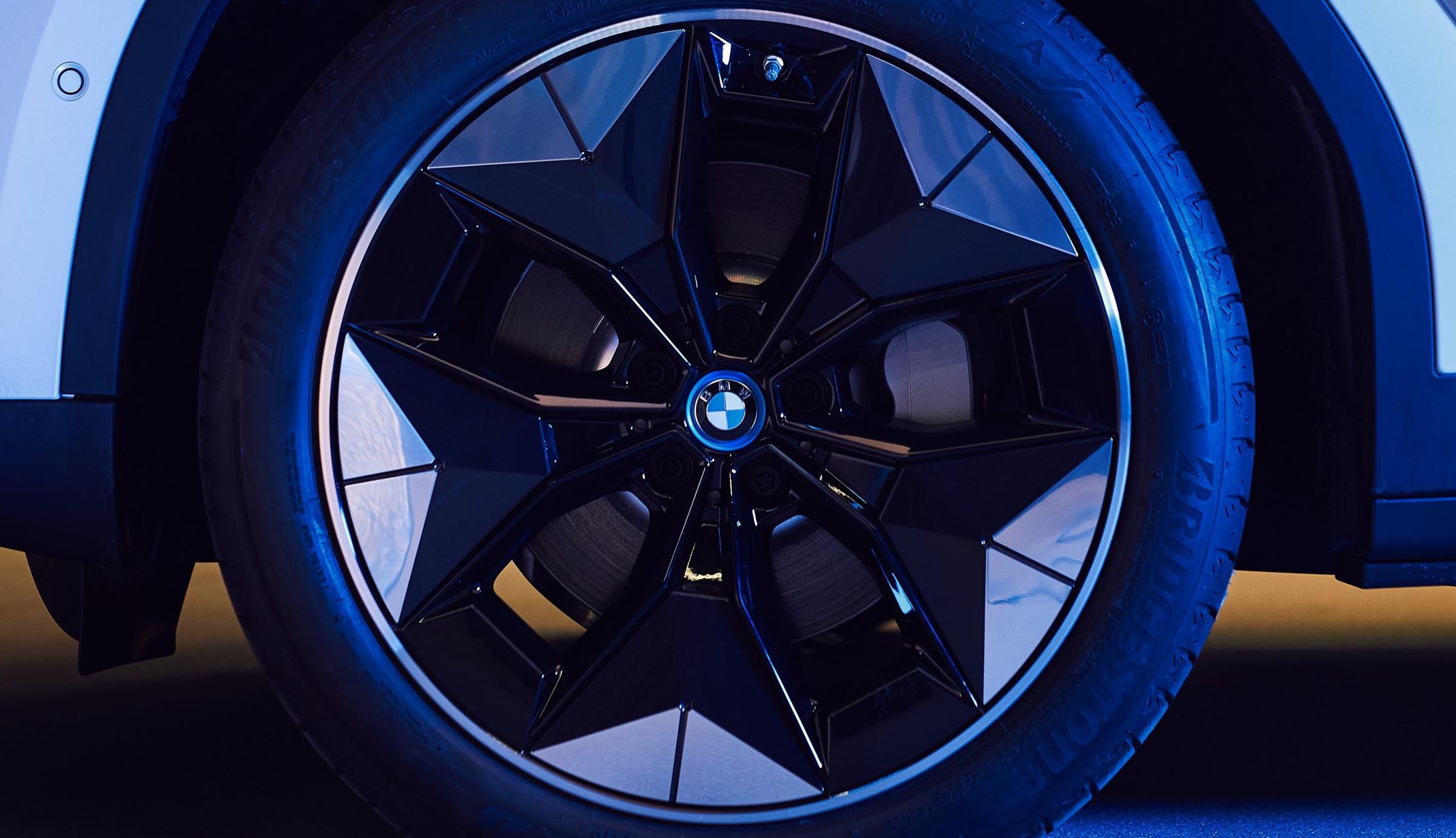 Name:  BMW iX3 i4 Aerodynamic Wheels1 2.jpg
Views: 7491
Size:  238.1 KB