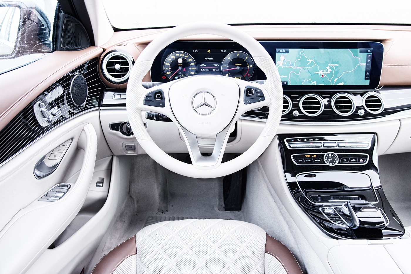 Name:  2017-Mercedes-Benz-E350d-dashboard.jpg
Views: 1050
Size:  358.0 KB