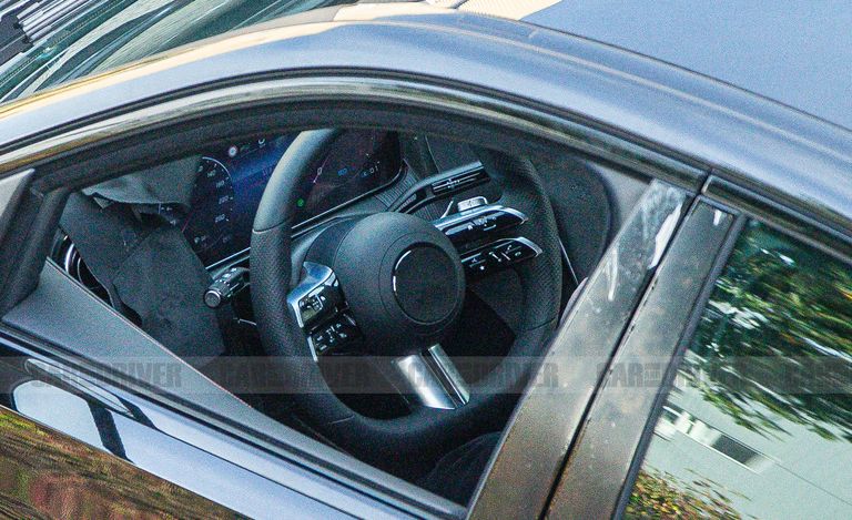 Name:  2022-mercedes-benz-c-class-spied-interior-1603986759.jpg
Views: 1777
Size:  90.5 KB