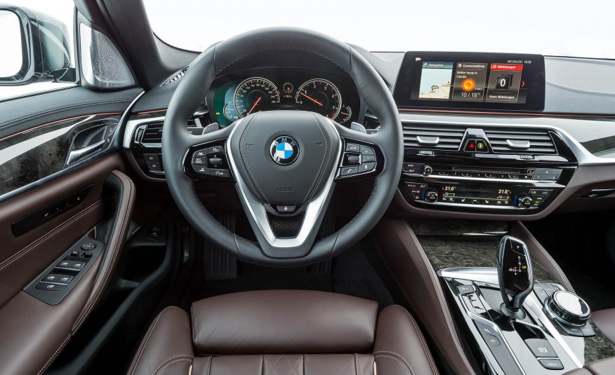 Name:  2017-BMW-5-Series-First-Drive-177-876x535.jpg
Views: 35377
Size:  92.5 KB