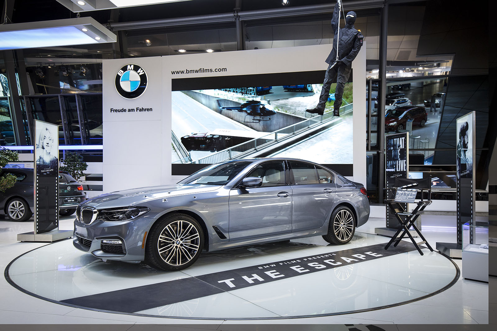 Name:  P90248626_highRes_the-new-bmw-5-series.jpg
Views: 4308
Size:  337.6 KB