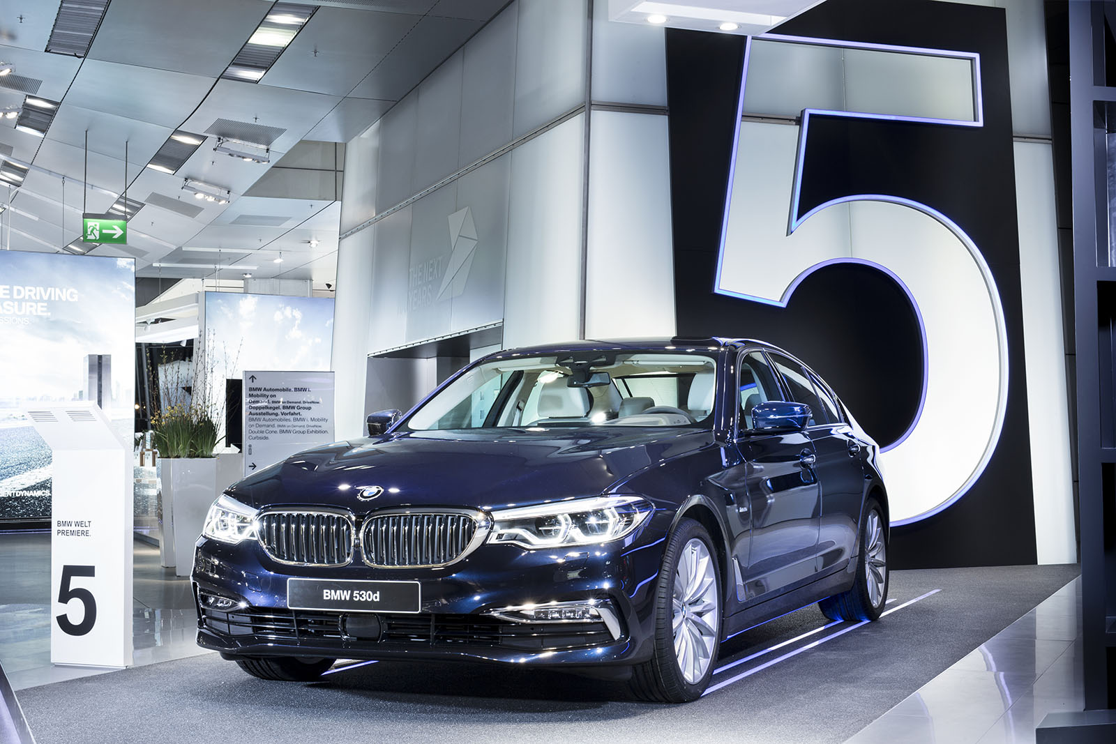 Name:  P90248628_highRes_the-new-bmw-5-series.jpg
Views: 4097
Size:  310.6 KB