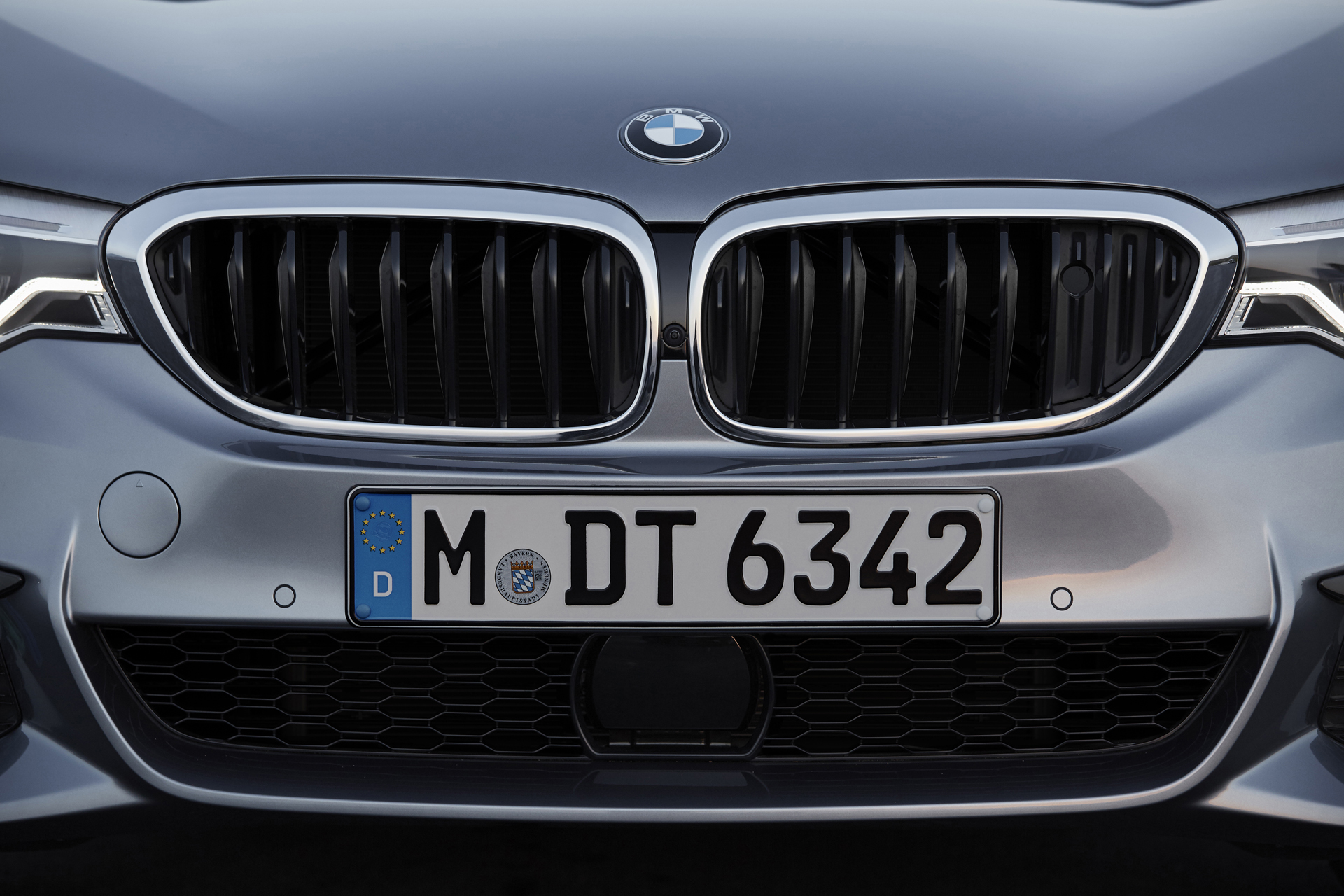 Official: BMW 5-Series Sedan (G30) Wallpapers, Specs, Press Release